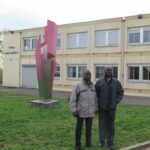 Devant le collège E. Malfroy où l'échange avec Koupéla a commencé.